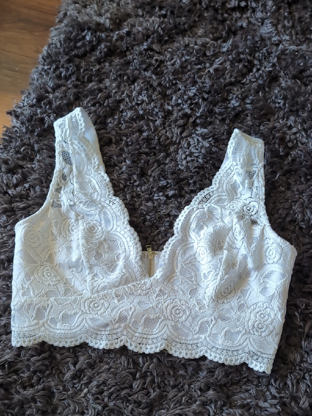 bebe White Lace Bralette with Scallop Trim